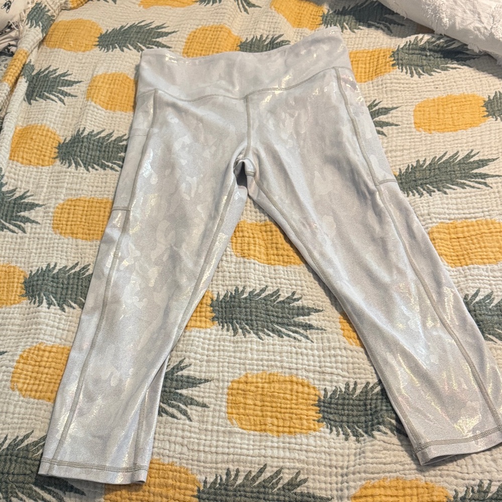 ZYIA Active Silver Camo Metallic Capri Leggings